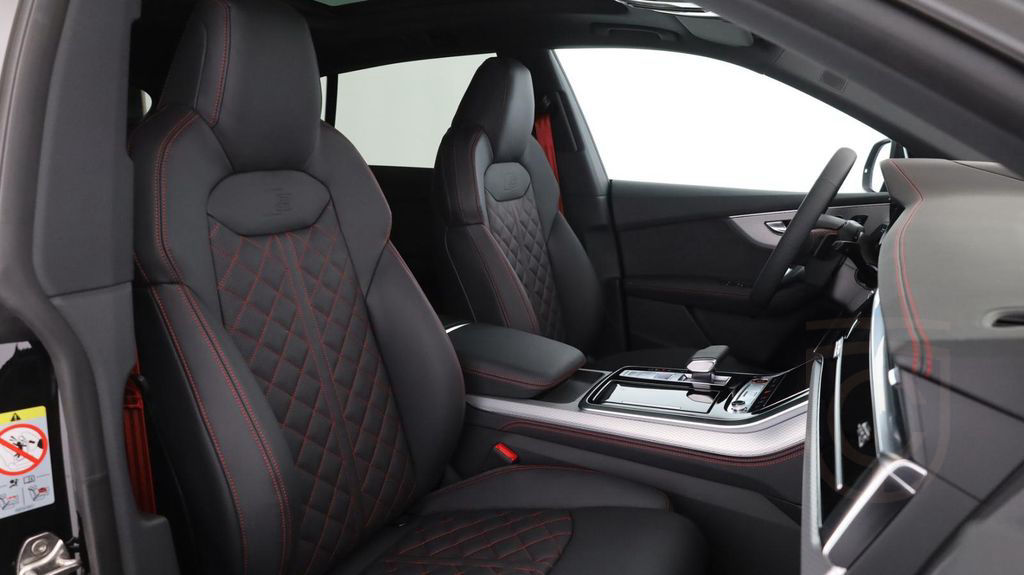 Audi SQ8 TFSI quattro