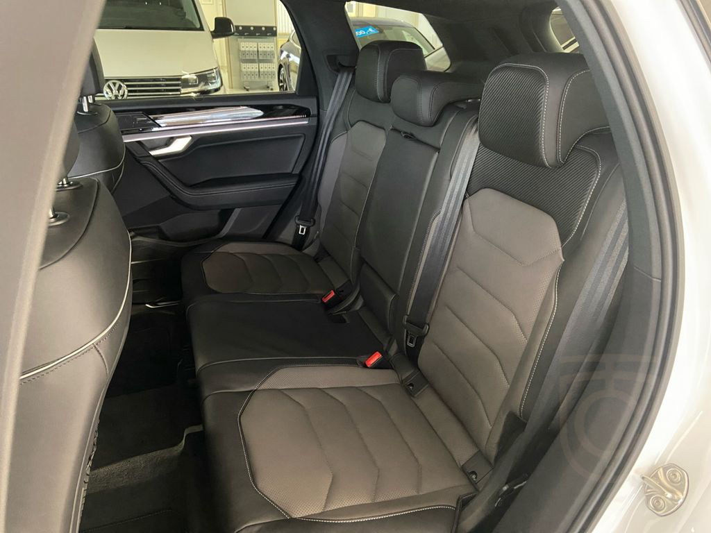 Volkswagen Touareg 3.0 V6 TDI 4Motion R-Line +BLACK+AHK