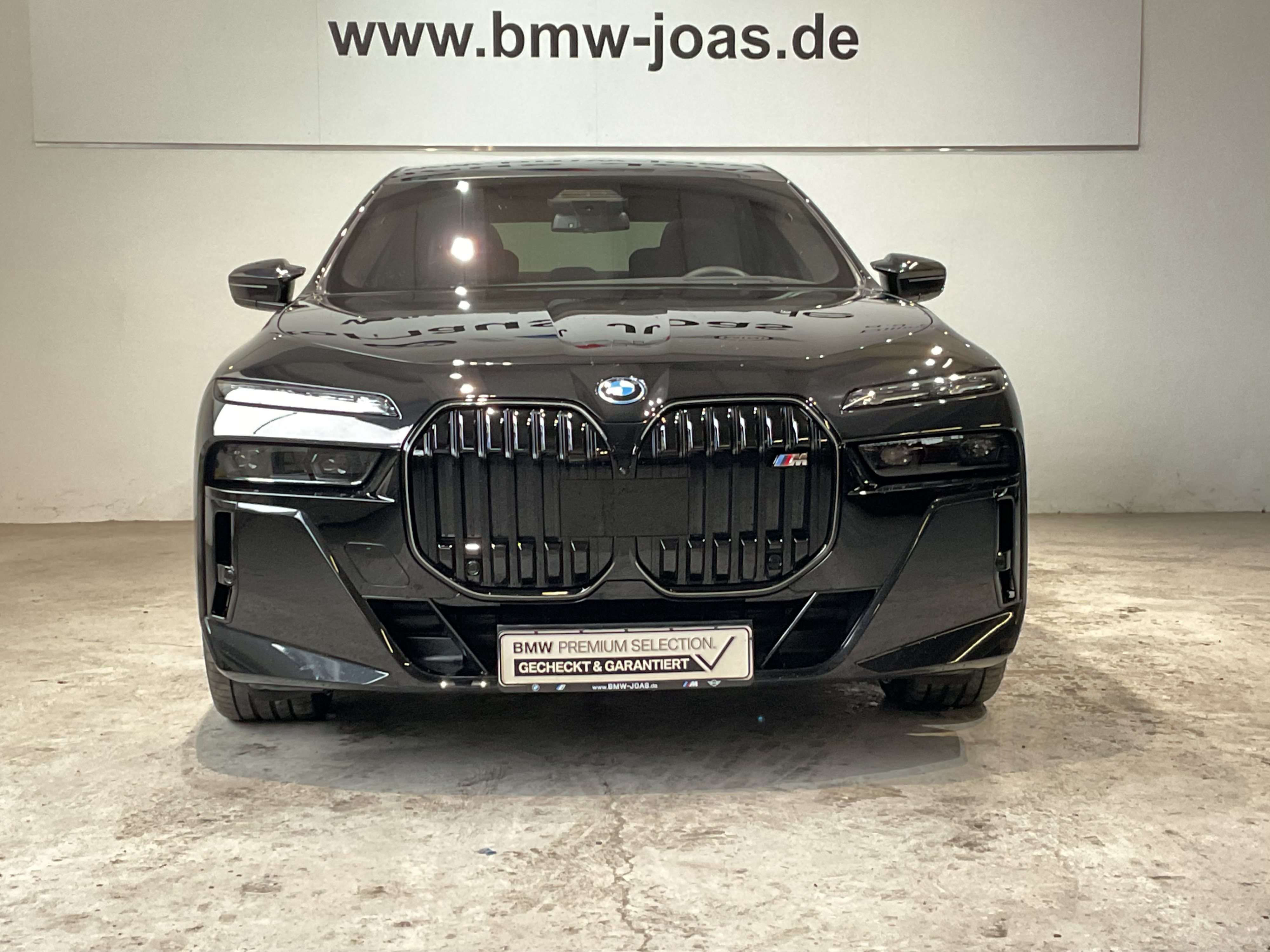 BMW i7