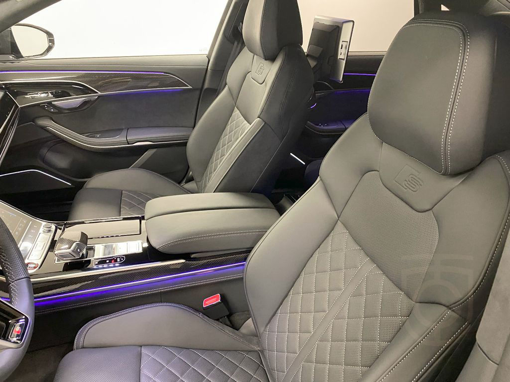 Audi S8 4.0 TFSI quattro Pano+2Bildschirme+Nachtsicht