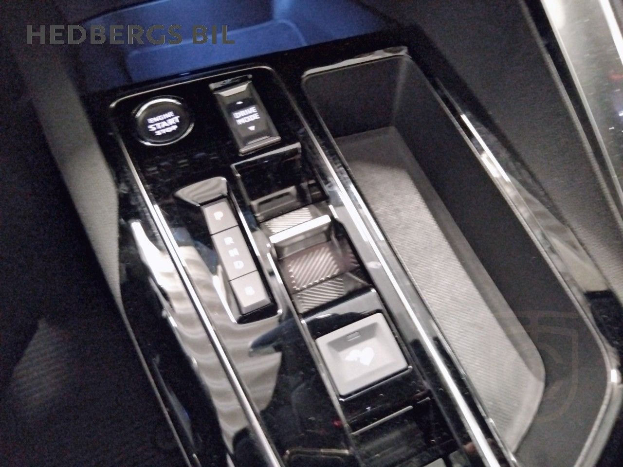 Peugeot 3008 HYBRID4 300 EAT GT