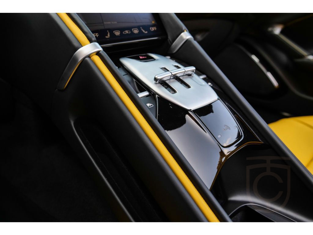 Ferrari Roma Spider *Carbon+LED*MagneRide*Passenger-Disp