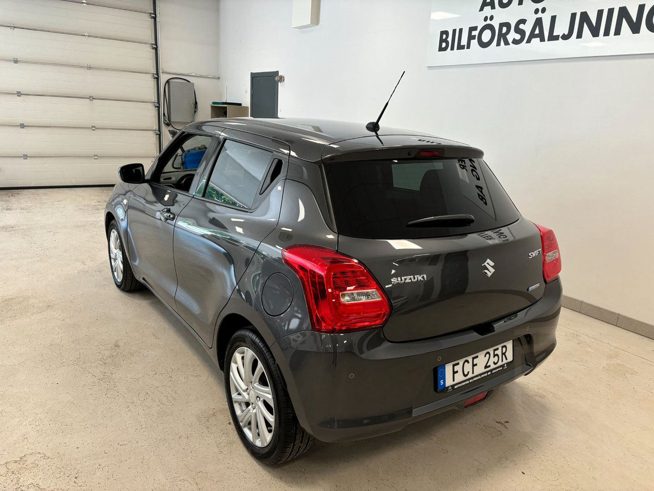 Suzuki Swift 1.2 Select Automat CVT Hybrid