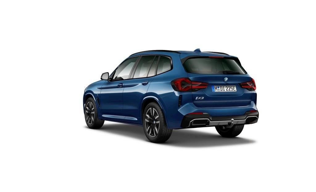 BMW iX3 Charged M Sport