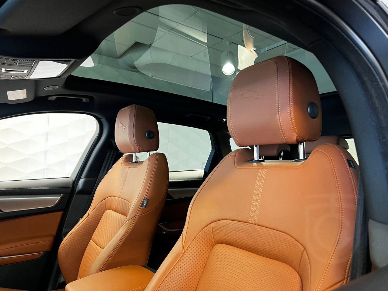 Jaguar F-Pace P400e