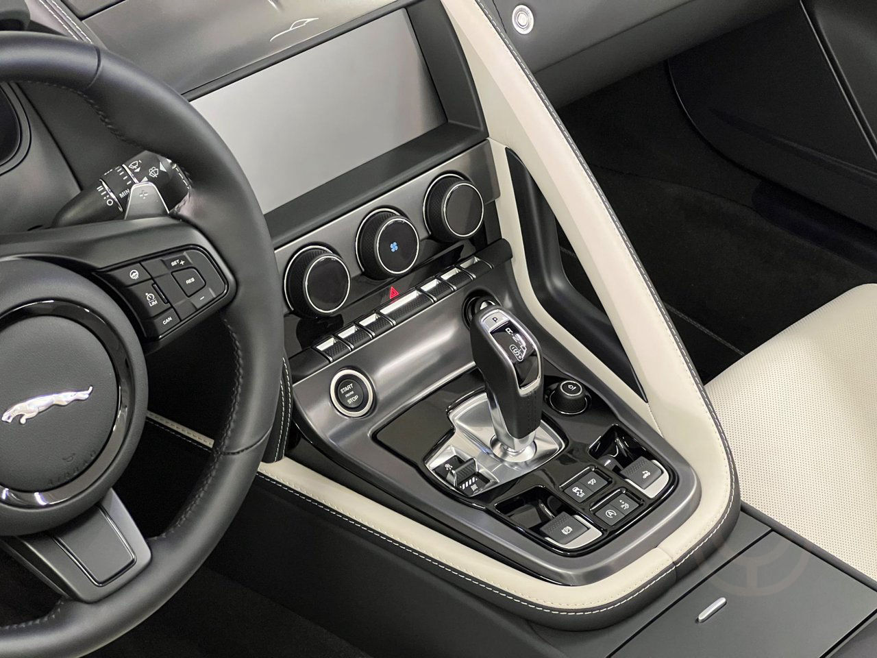Jaguar F-Type P450 AWD Cabriolet R-Dynamic