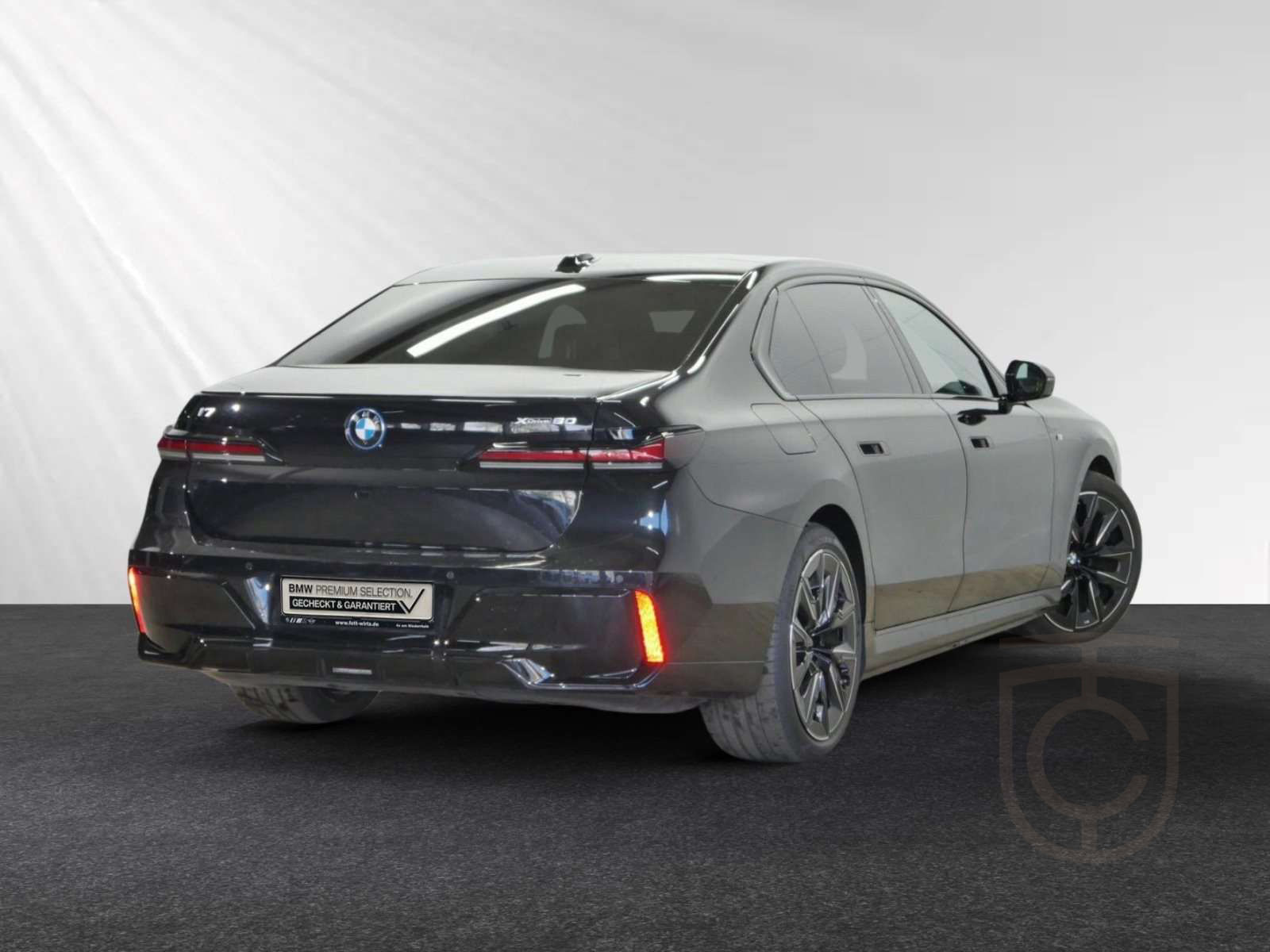 BMW i7