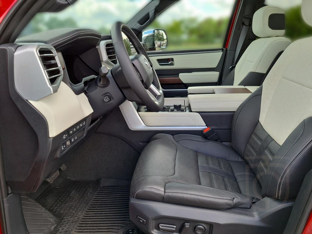 Toyota Tundra Capstone 4x4 Hybrid CrewMax - VOLL
