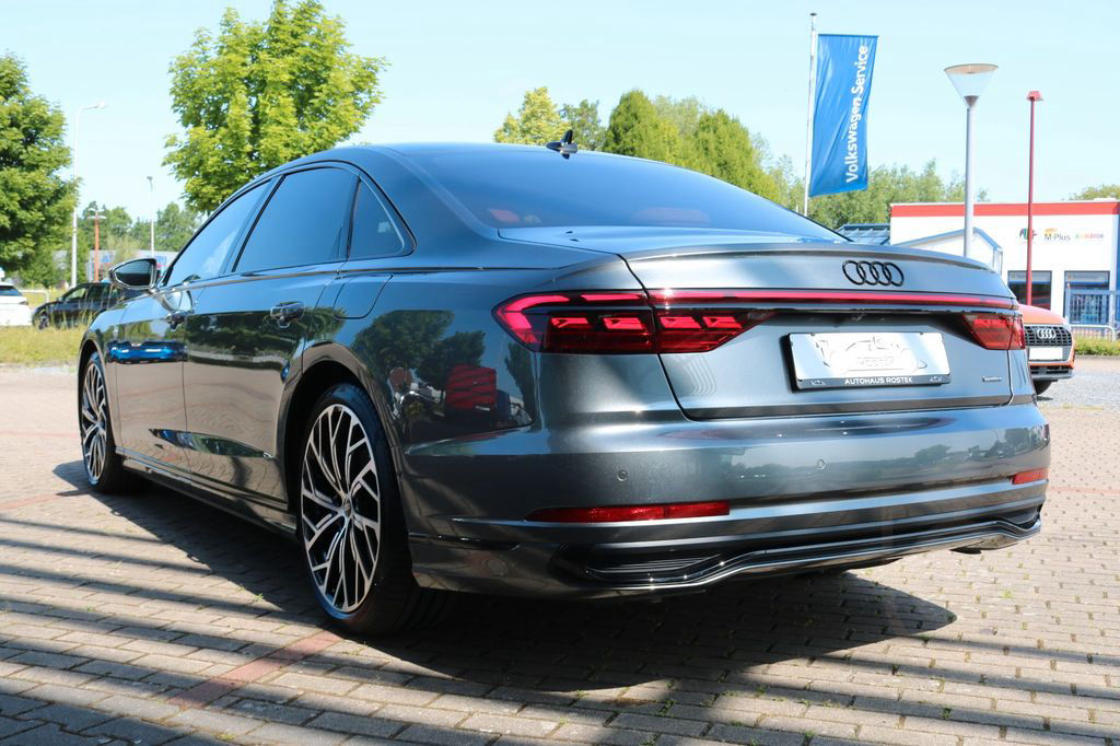 Audi A8 L 60 TFSI e Lang S line /3xTV/Pano/B&O/170NP