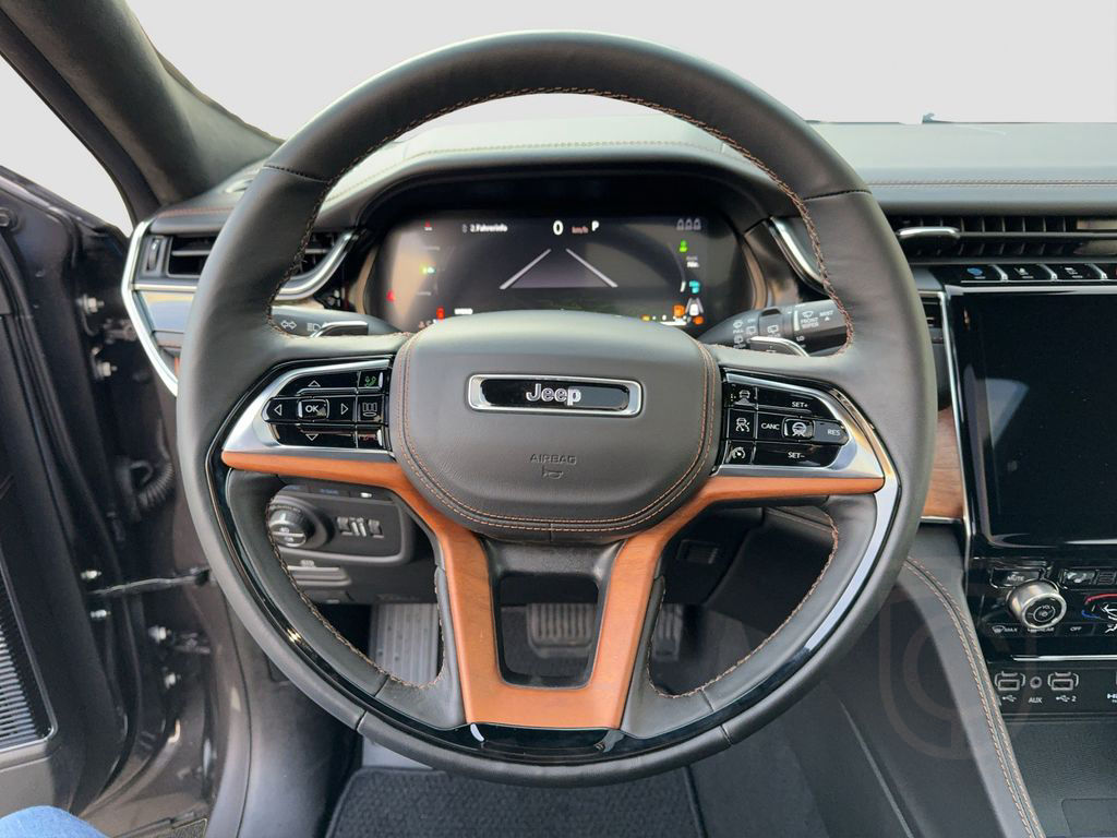 Jeep Grand Cherokee Summit Reserve Plug-In-Hybrid 4xe