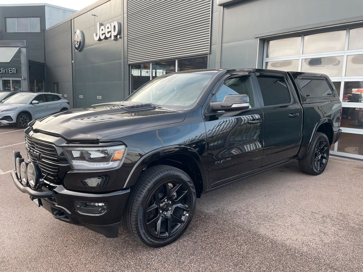 Dodge RAM 1500 Laramie Work Night Edition