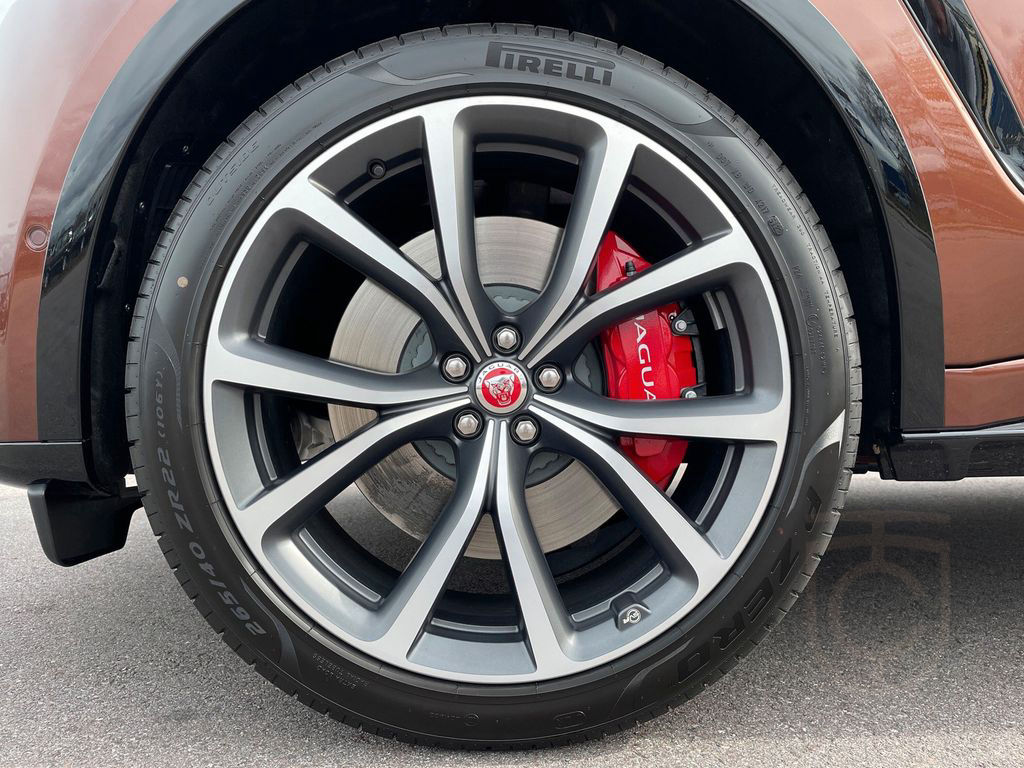 Jaguar F-Pace P550 SVR Spiced Copper Edition AHK ACC SD