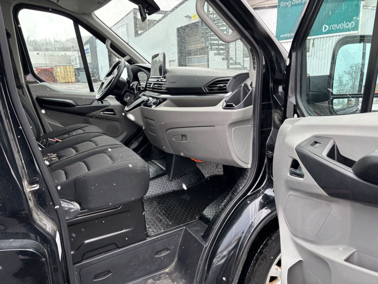 Maxus E-Deliver 9