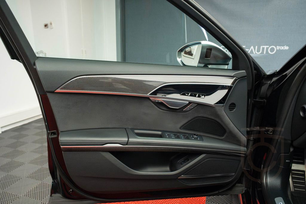 Audi S8 TFSI quattro tiptronic