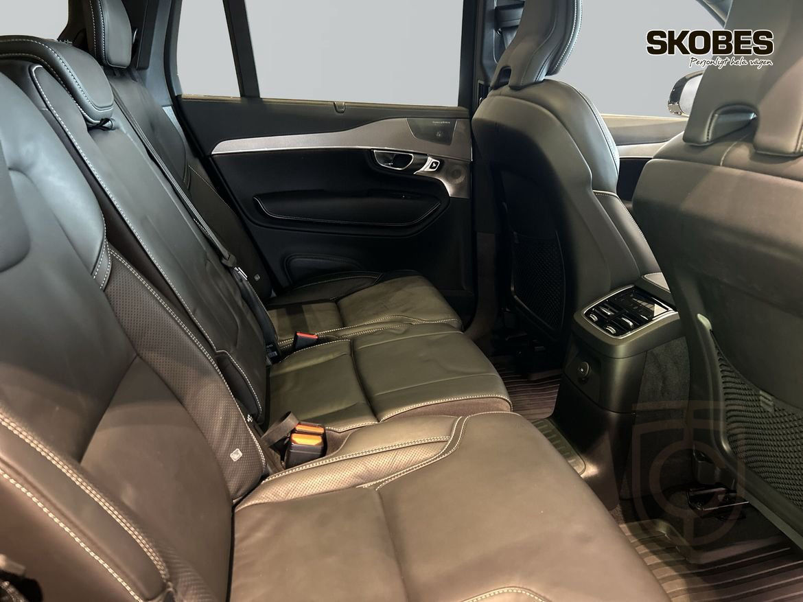 Volvo XC90 7-seater T8 Ultra Dark Edition