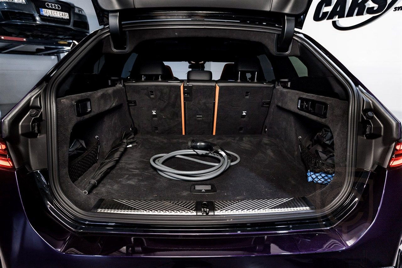 BMW M5 Touring Fullutrustad