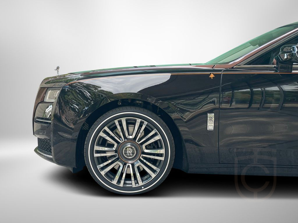 Rolls-Royce Ghost Amber Roads 1 of 12