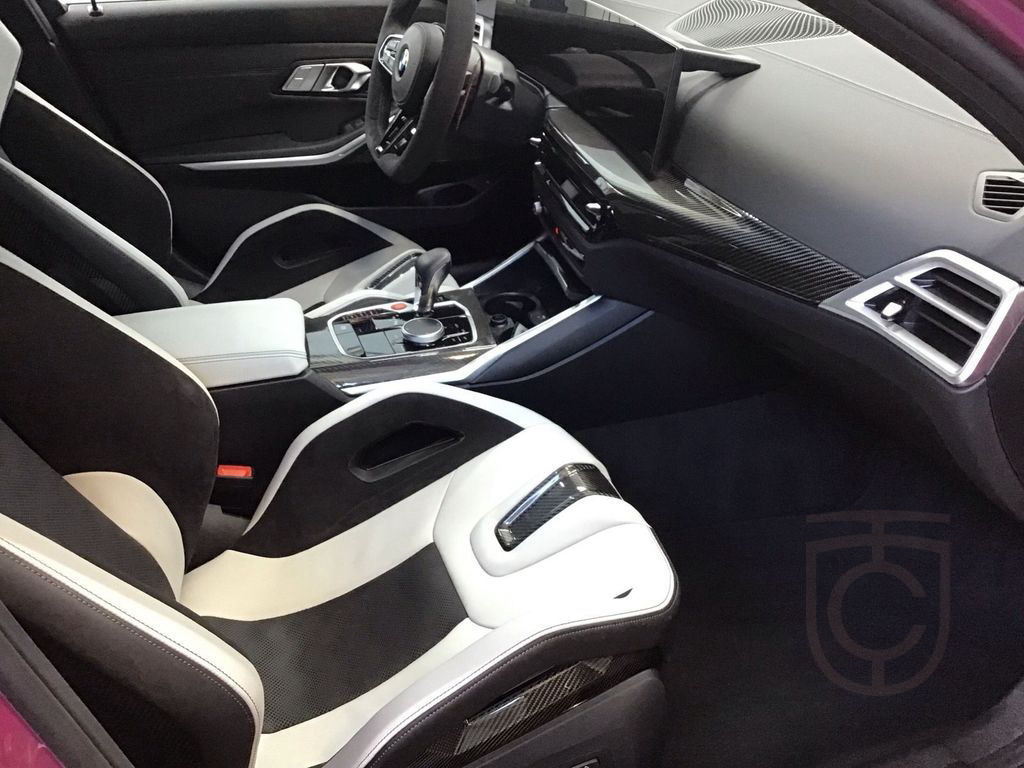 BMW M3 Competition M xDrive Tour. CarbonSchalensitze