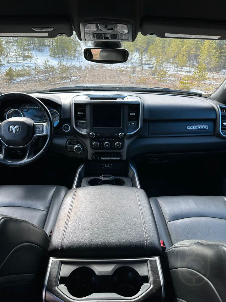 Dodge RAM 3500 CREWCAB - 6.4L HEMI V8 -