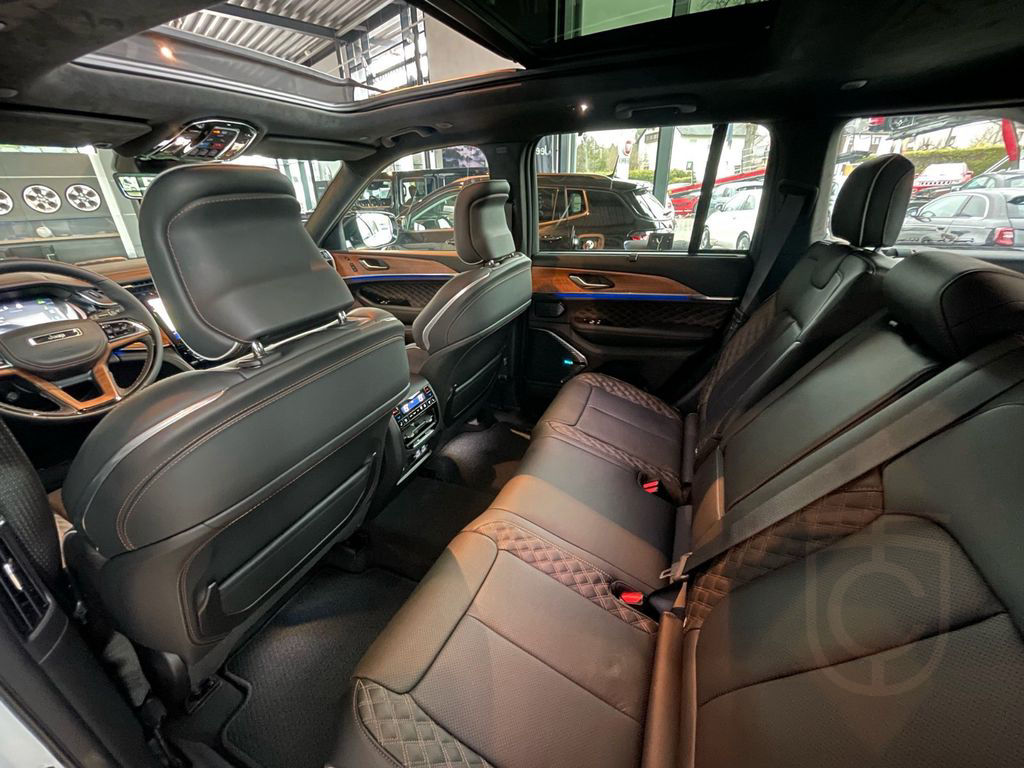 Jeep Grand Cherokee PHEV Summit Reserve / Kein Import