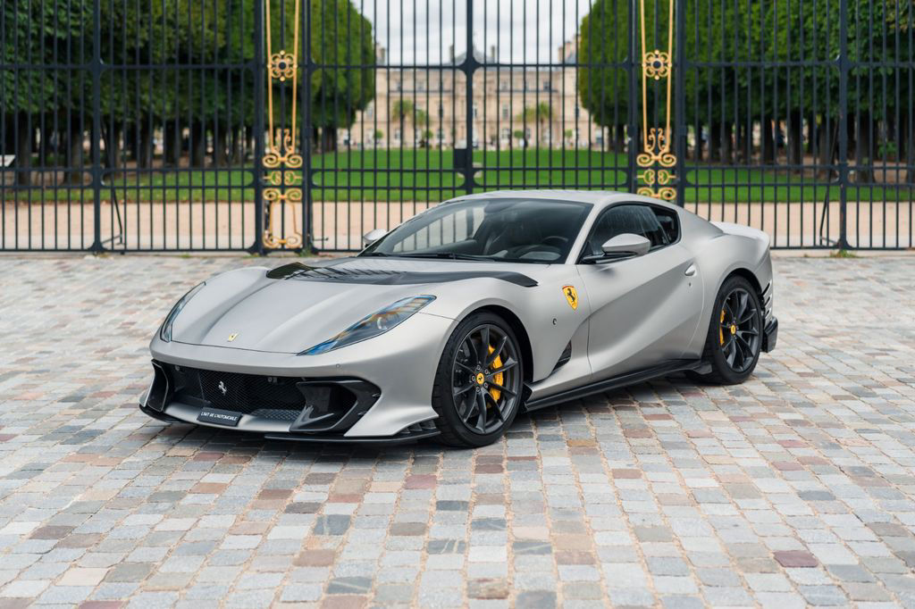Ferrari 812 Competizione - Atelier, huge spec, 890 kms