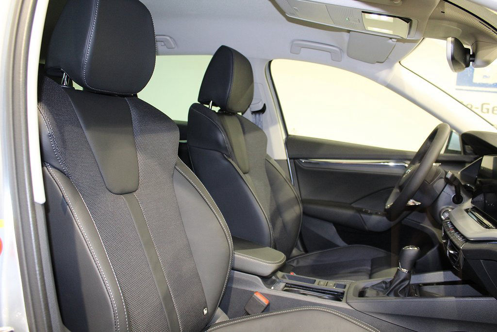 Skoda Octavia 1.0 TSI 110 (Drag/navigation)