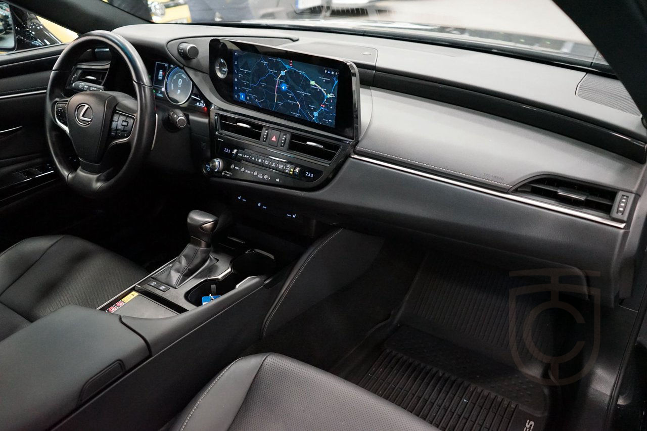 Lexus ES 300h 2.5 E-CVT Limited Edition