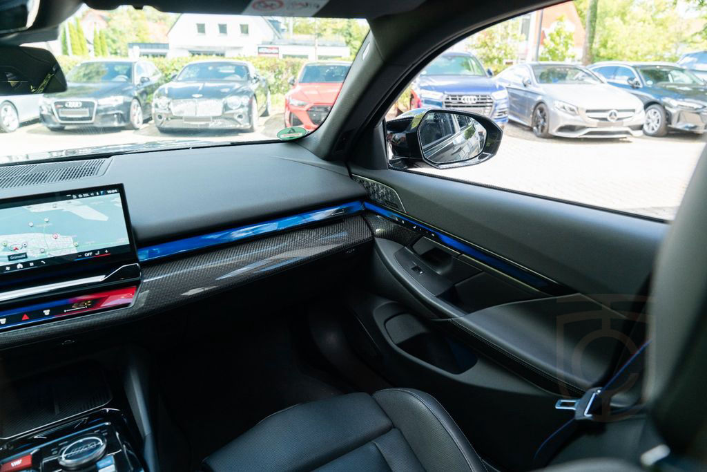 BMW M5 Limousine/ DRIVING PROF. / COMFORT PAKET/ B&W