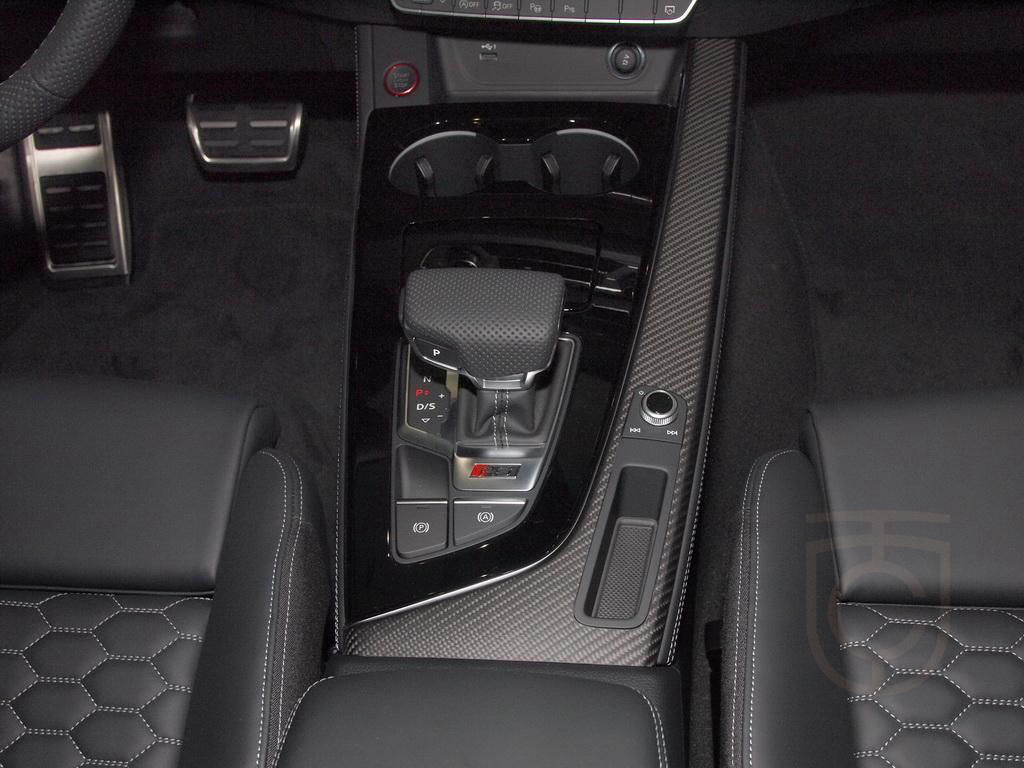 Audi RS4 Competition 331(450) kW(PS) tiptronic Alu-20