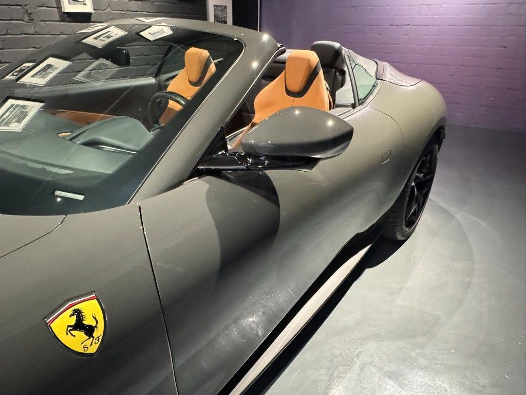 Ferrari Roma Spider / I Hand / 720 KM /