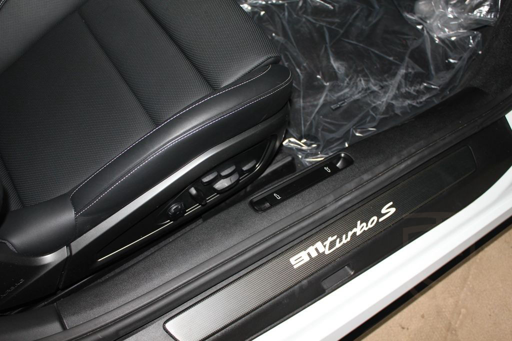 Porsche 992 Turbo S RHD/Sportabgas/SportDesign/GDach/SWA