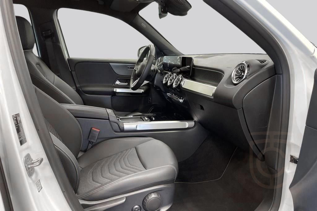 Mercedes-Benz GLB 200 7G-DCT Widescreen Navigation