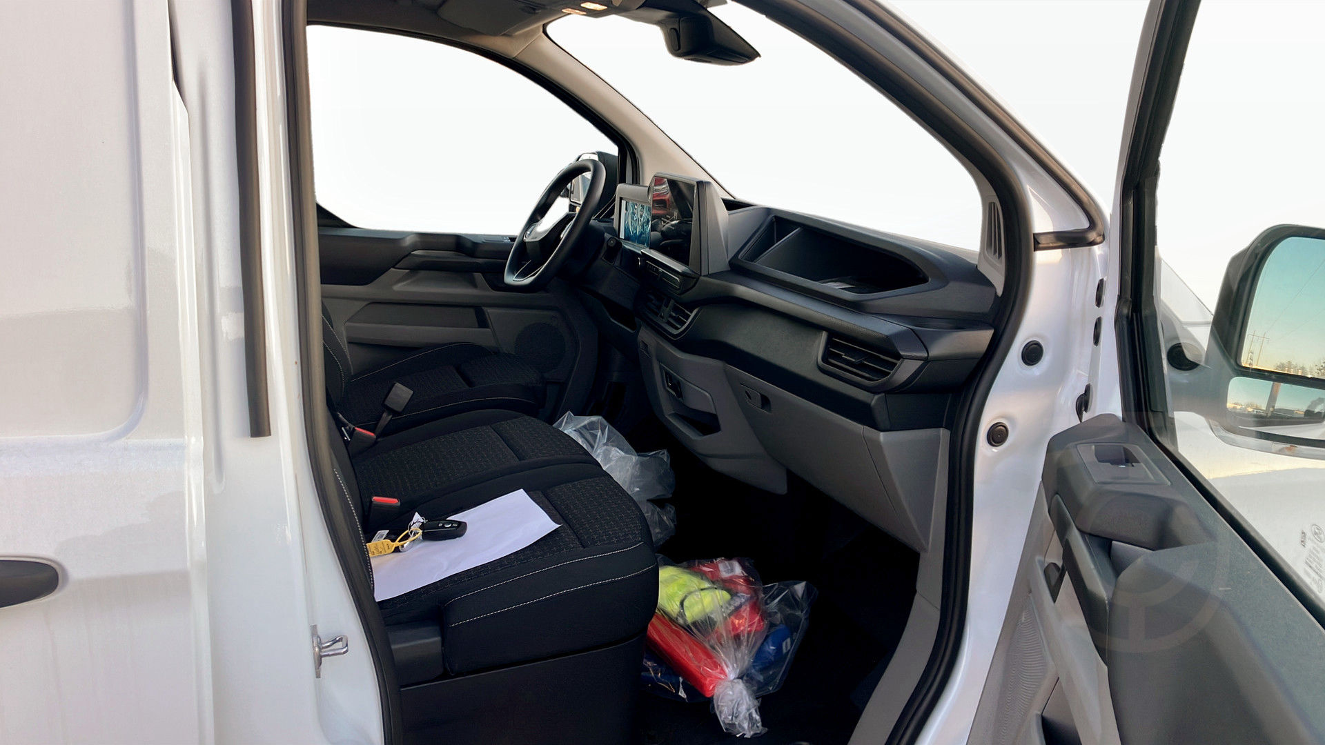 Ford E-Transit Custom 320