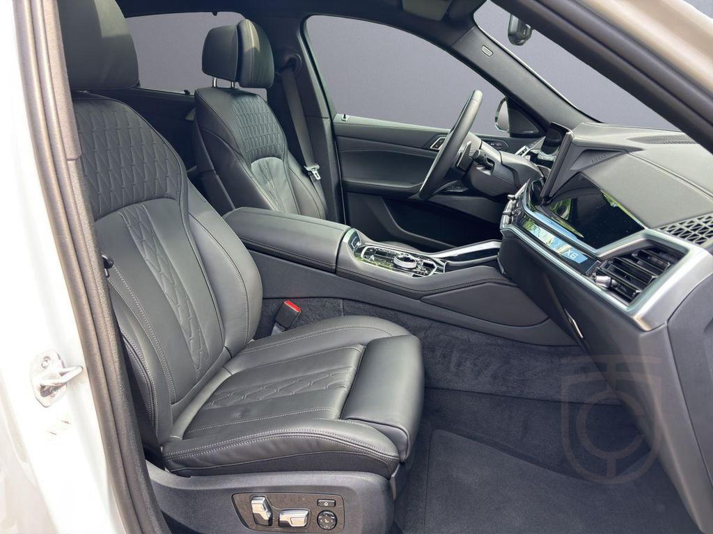 BMW X6 xDrive40d | M-SPORT | AHK | Harman | PANO |
