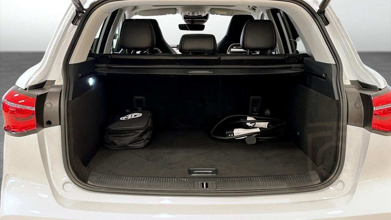 MG EHS Plug-in Hybrid Luxury