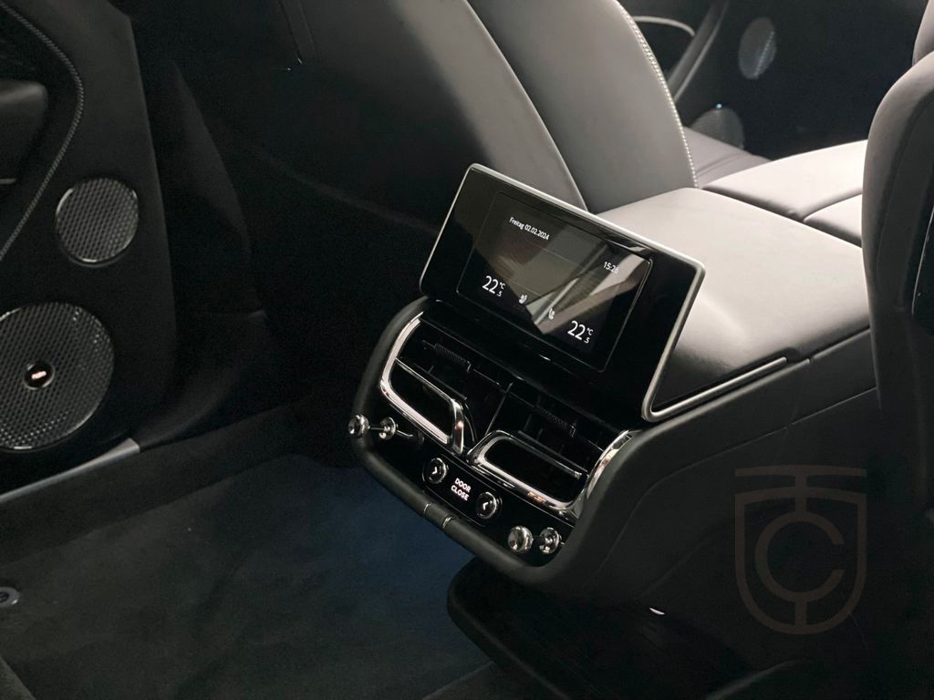 Bentley Bentayga EWB 4.0 Mulliner - Naim/Pano
