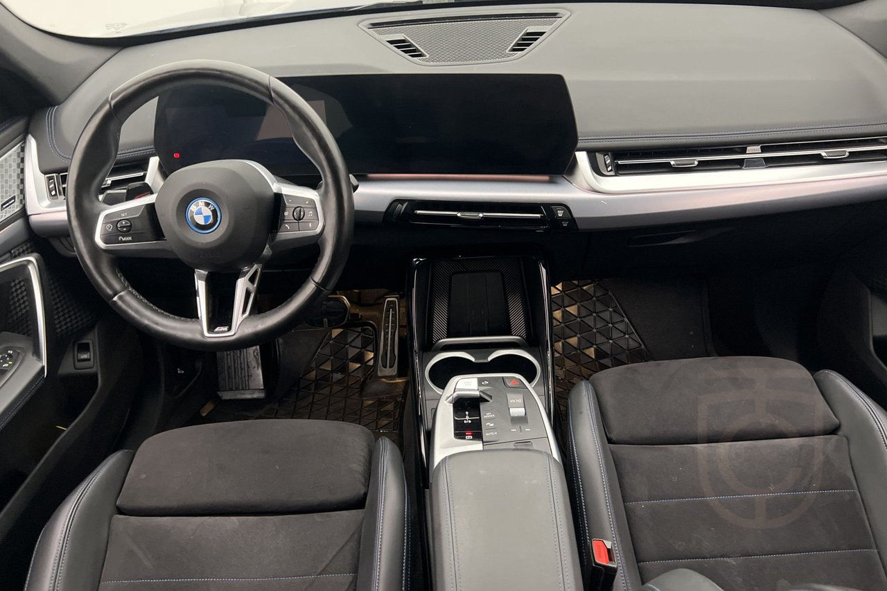 BMW iX1 xDrive30
