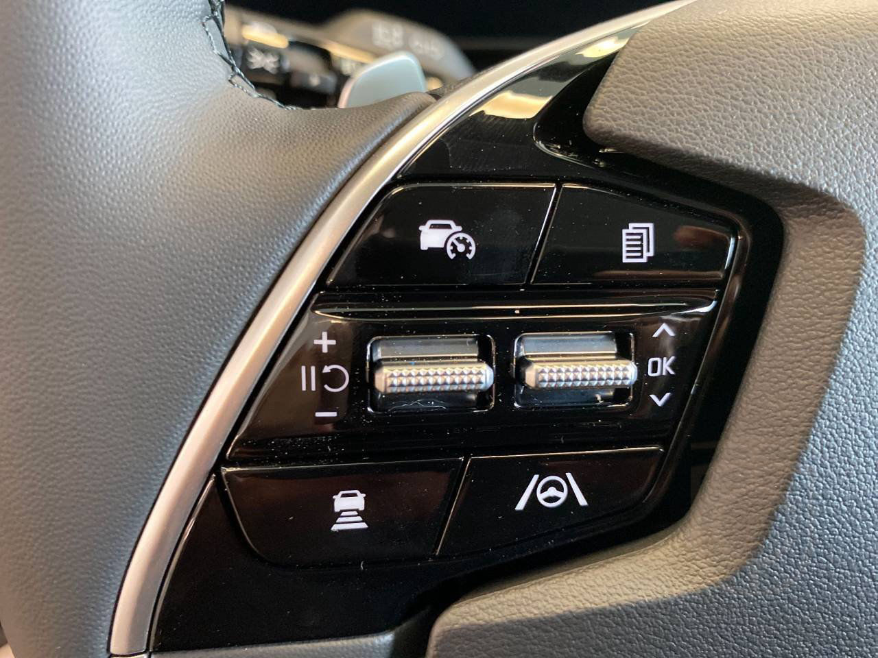 Kia Niro Plug-in Hybrid Action Fria Vinterhjul SOMMARKAMPANJ