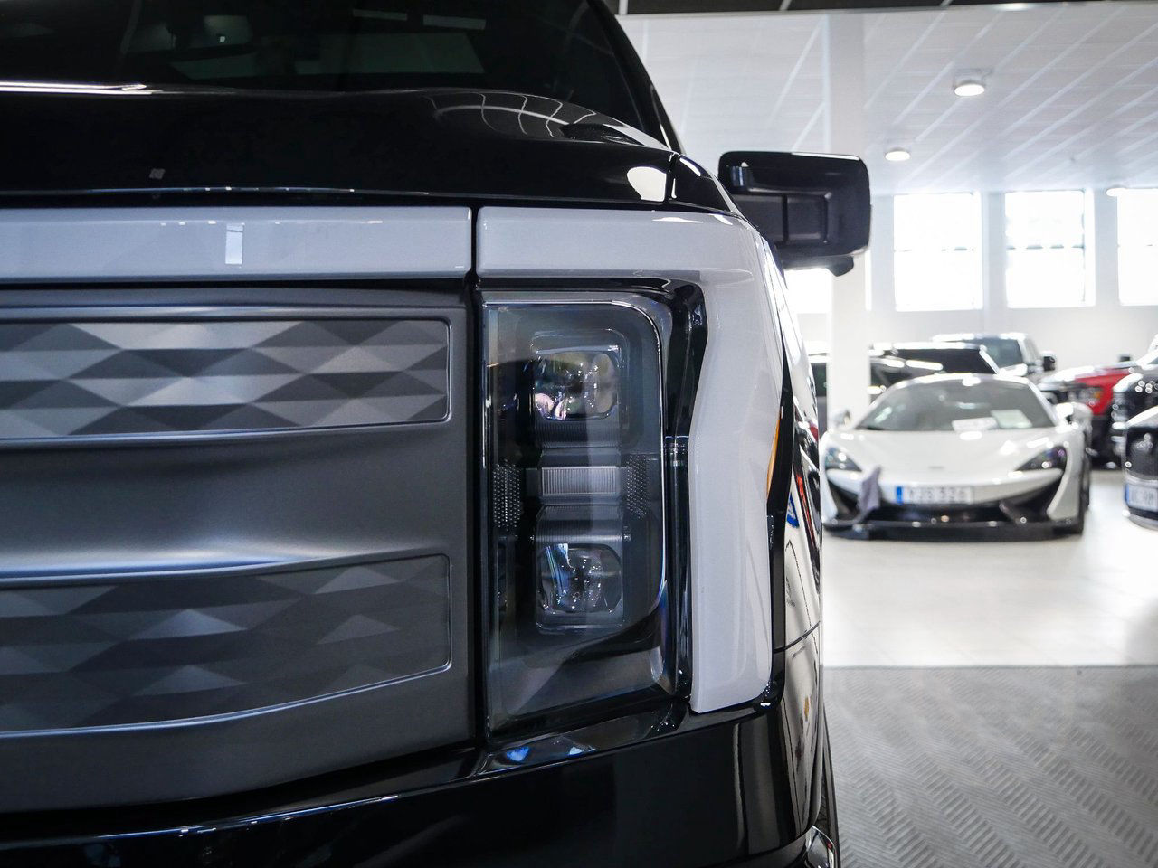 Ford F-150  F150 Lightning Lariat Extended Range
