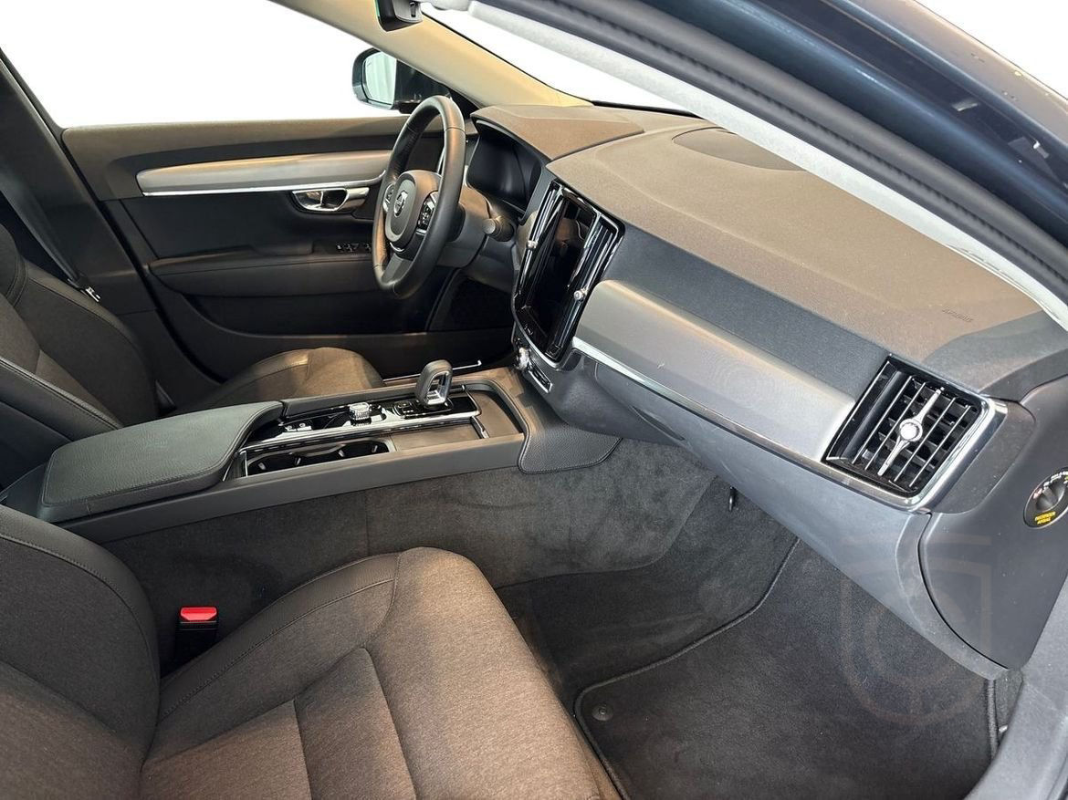 Volvo S90 B4 FWD Bensin Momentum Advanced