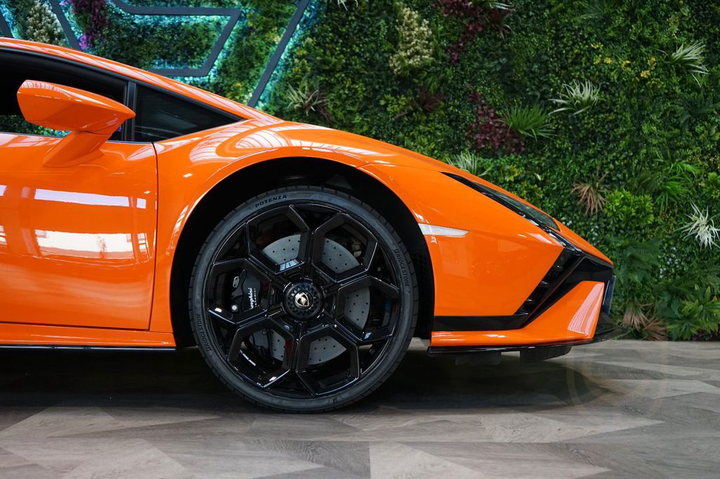 Lamborghini Huracán Tecnica*5.2L V10*RWD*LIFT*265.000€ NETTO