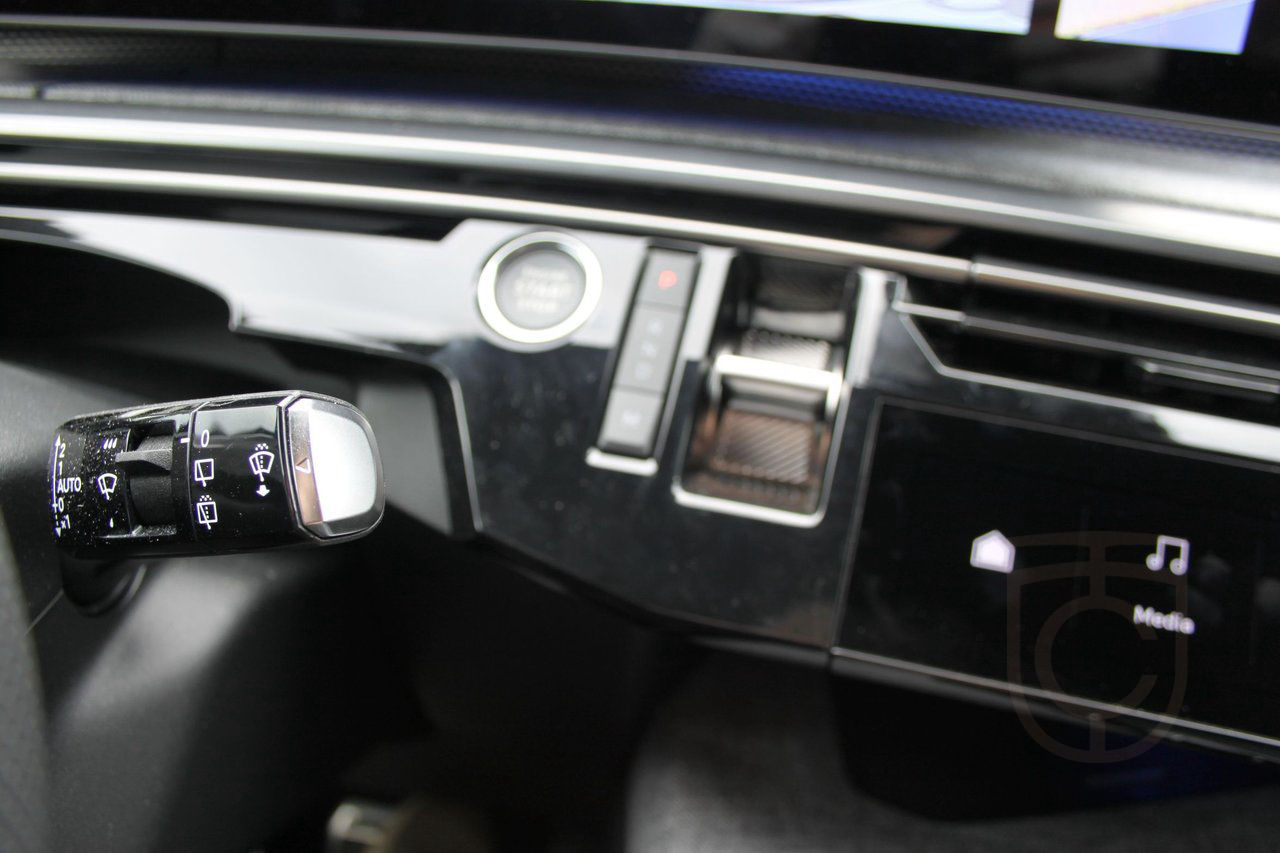 Peugeot 5008 GT HYBRID