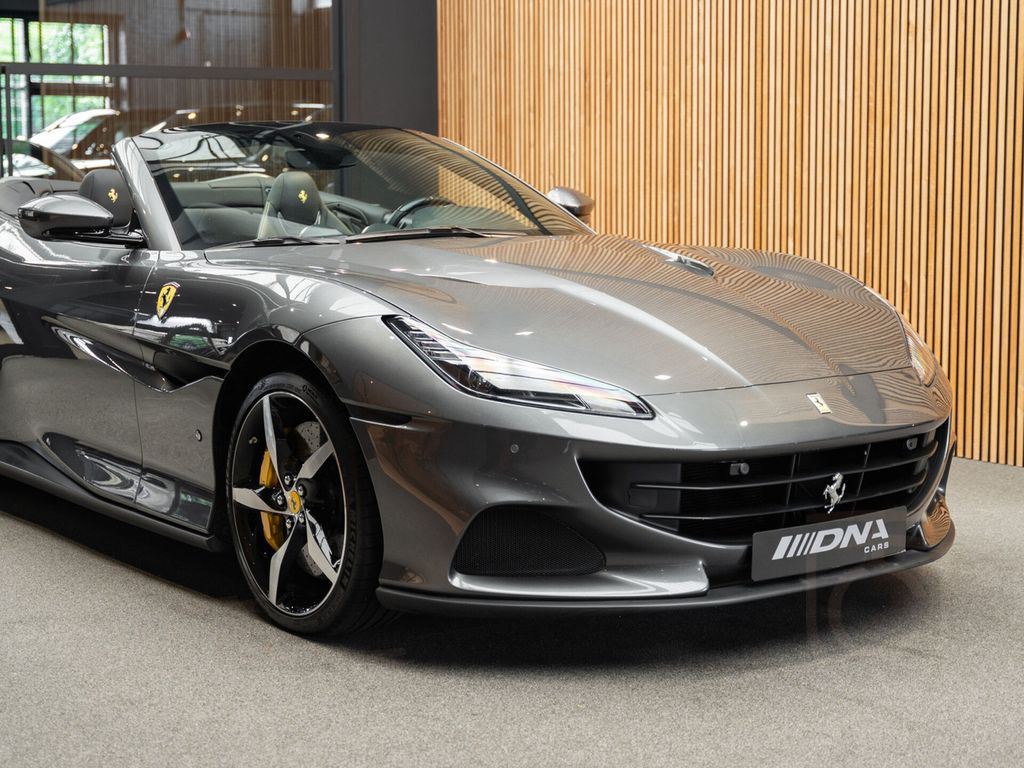 Ferrari Portofino M V8 HELE Carbon Daytona Seats 3.9 Por