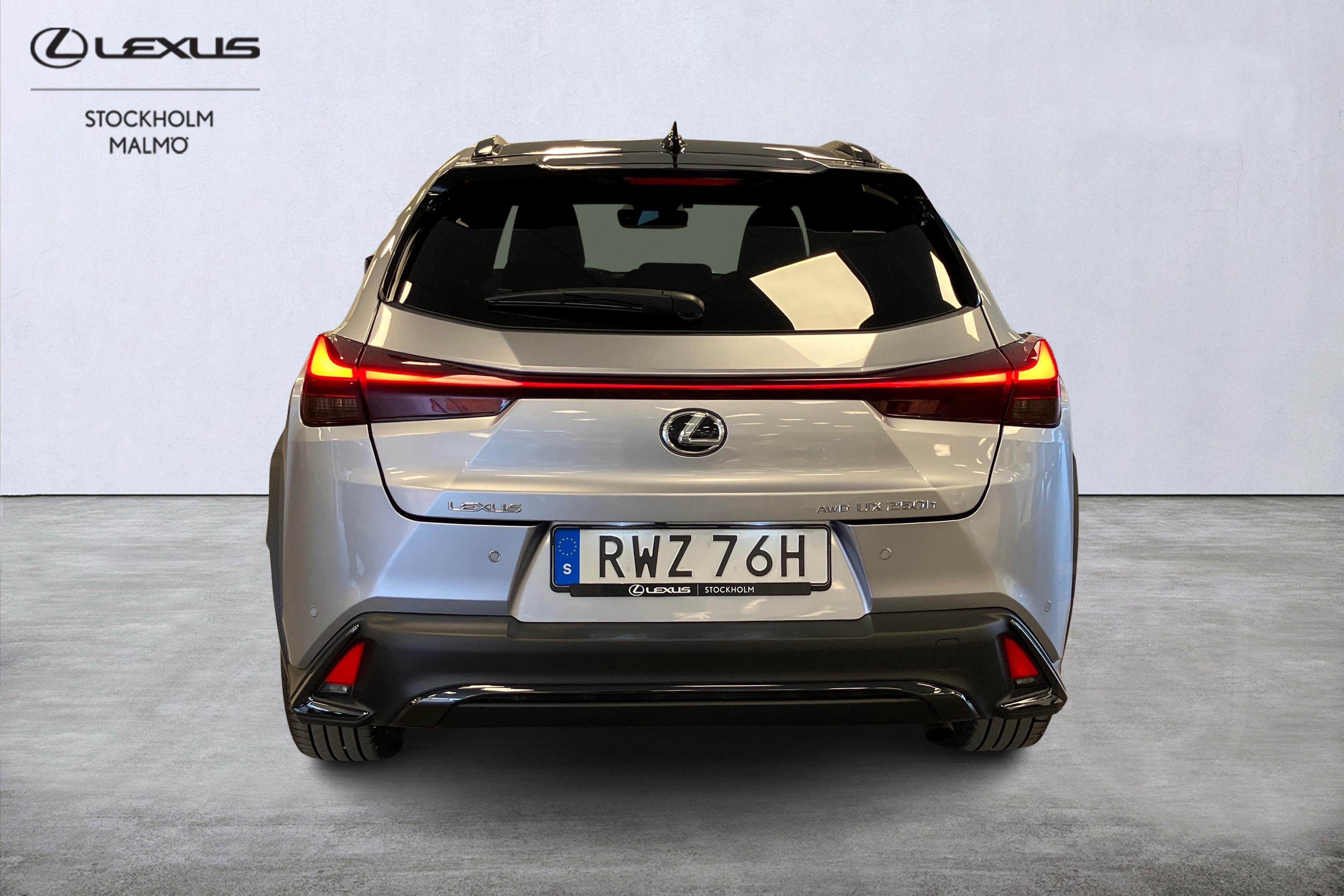 Lexus UX 250h E-Four