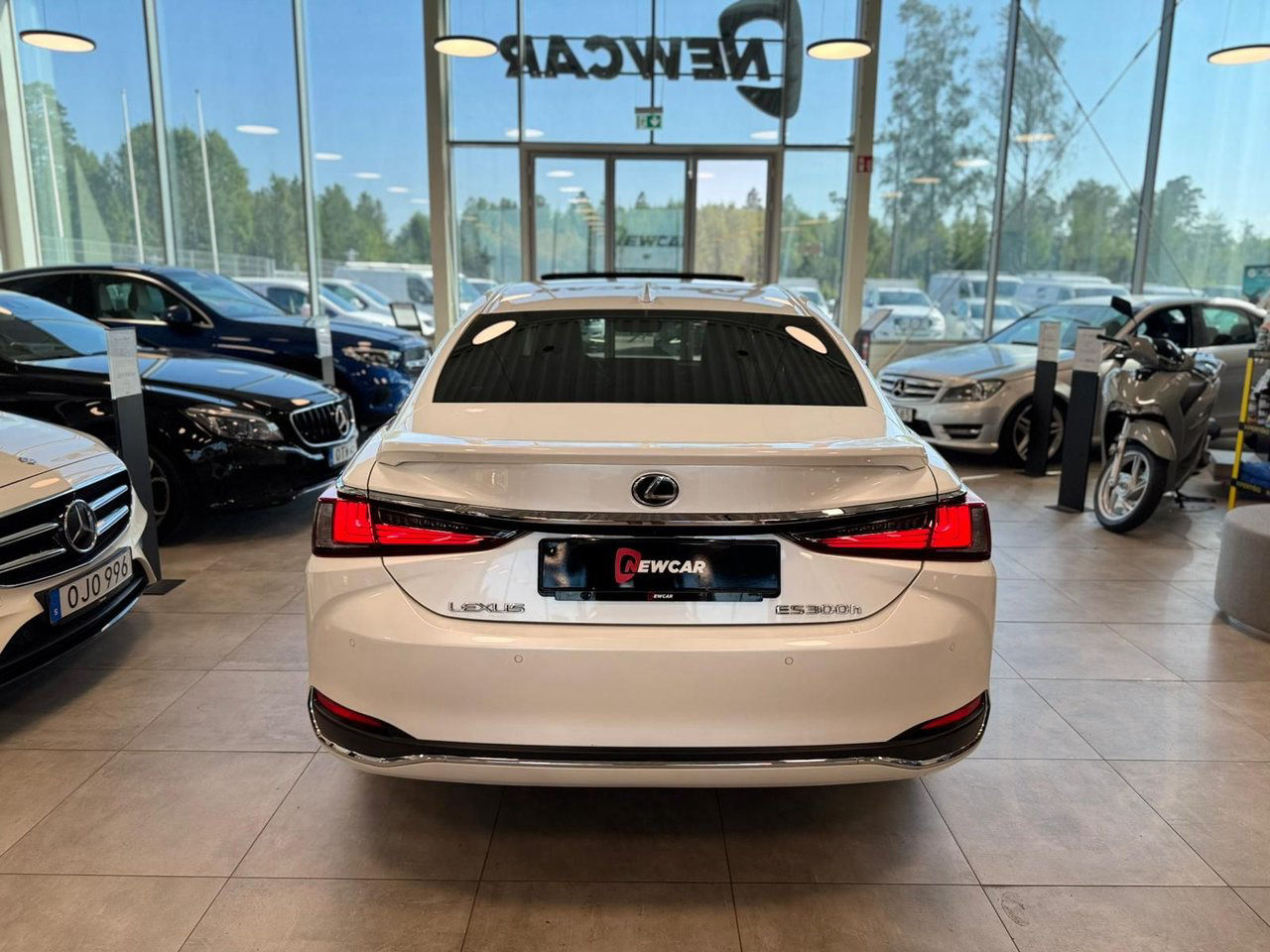 Lexus ES 300h 2.5 E-CVT Limited Edition