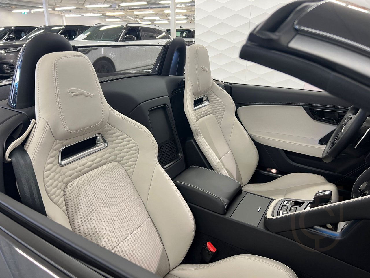 Jaguar F-Type P450 AWD Cabriolet R-Dynamic