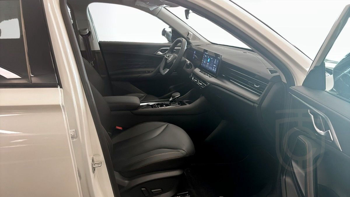 MG HS LUXURY PLUG-IN 100KM