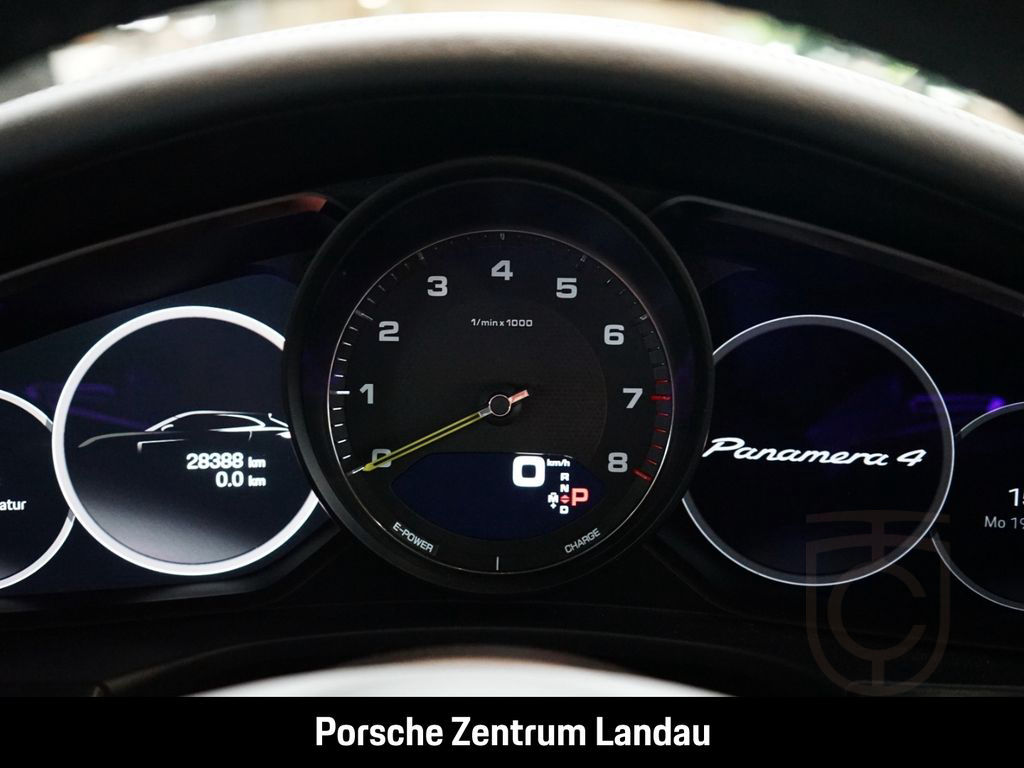 Porsche Panamera 4 E-Hybrid Sport Turismo Platinum Editi