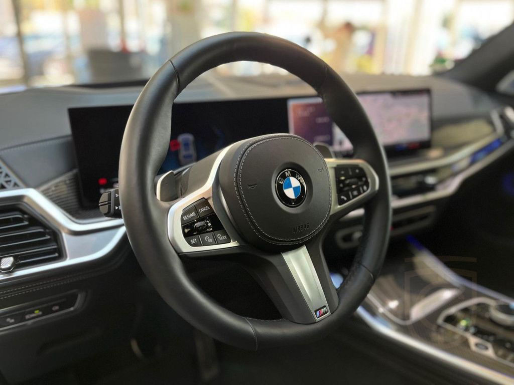 BMW X7 xDrive40d M Sport Kristall Bowers Massage 23"