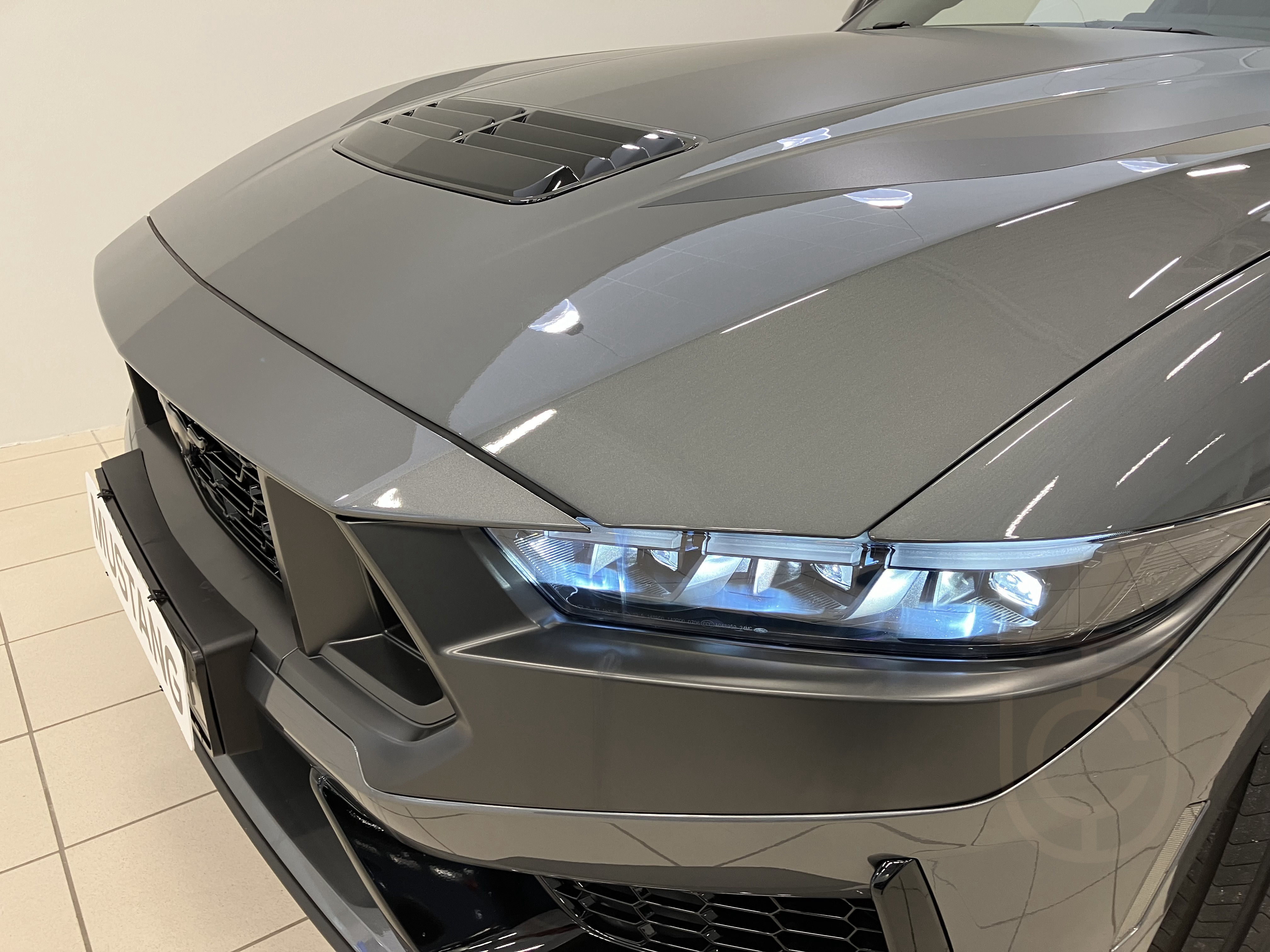 Ford Mustang Dark Horse